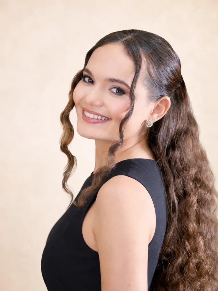 Dra. Carolaine Rocha, Cirurgiã-dentista, Clínica Odonto Face