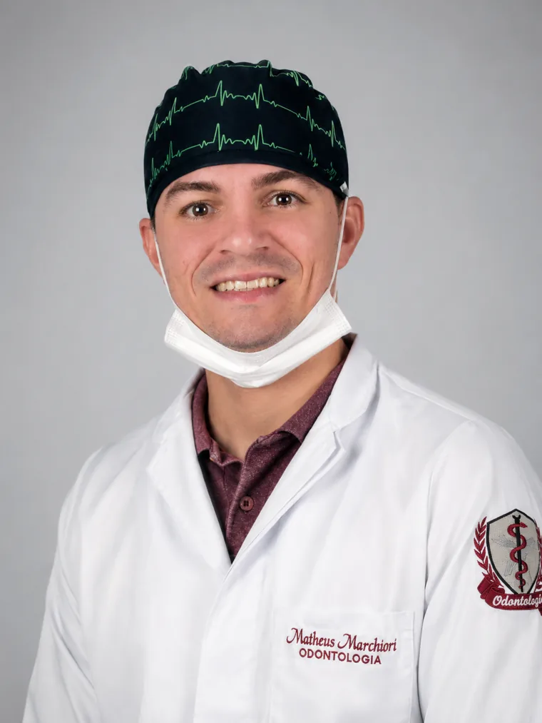 Dr. Matheus Marchiori, Cirurgião-dentista · Clínico geral, Clínica Odonto Face